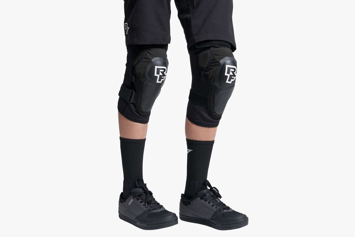 Race Face Roam Knee Guard Mtb Protective Gear - Stealth – New Day