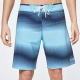 OAKLEY DYNAMIC SEAMLESS BOARDSHORT 19 MEN SURF BOARDSHORT - High Risk Red - 30