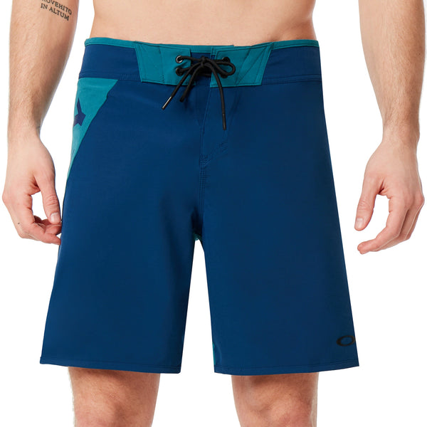 OAKLEY FLOATER ANGLE BLOCK 18 INCHES MEN BOARDSHORT