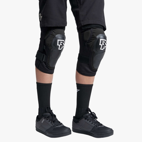 Race Face Roam Knee Guard Mtb Protective Gear - Stealth – New Day